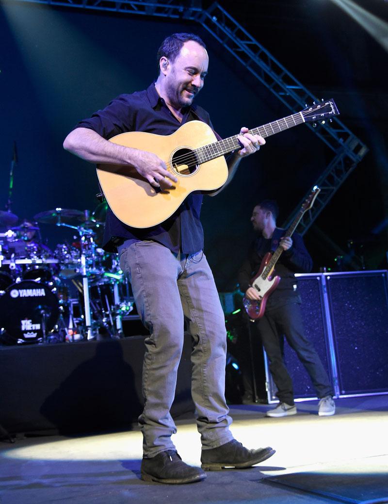 Dave Matthews perform