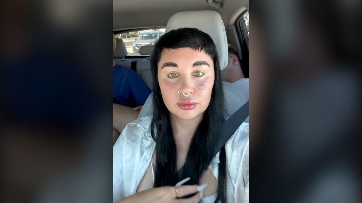 Photo of Amanda Bynes debuted a dramatic hair transformation in time for the summer.