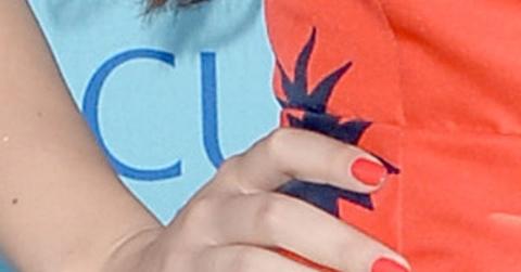 Hailee Steinfeld nails