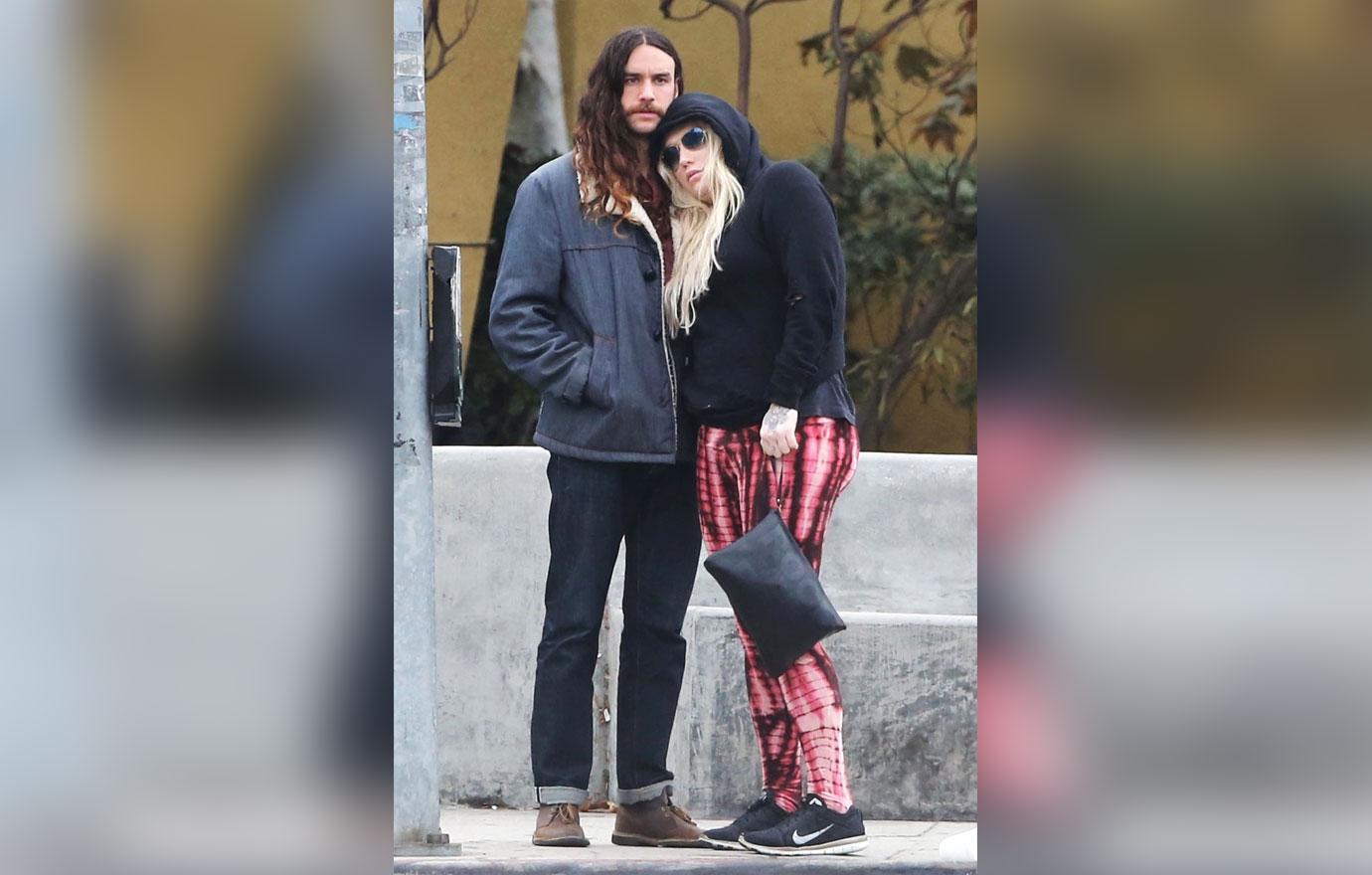 *EXCLUSIVE* Kesha and Brad Ashenfelter head to lunch on a rainy day in Los Angeles