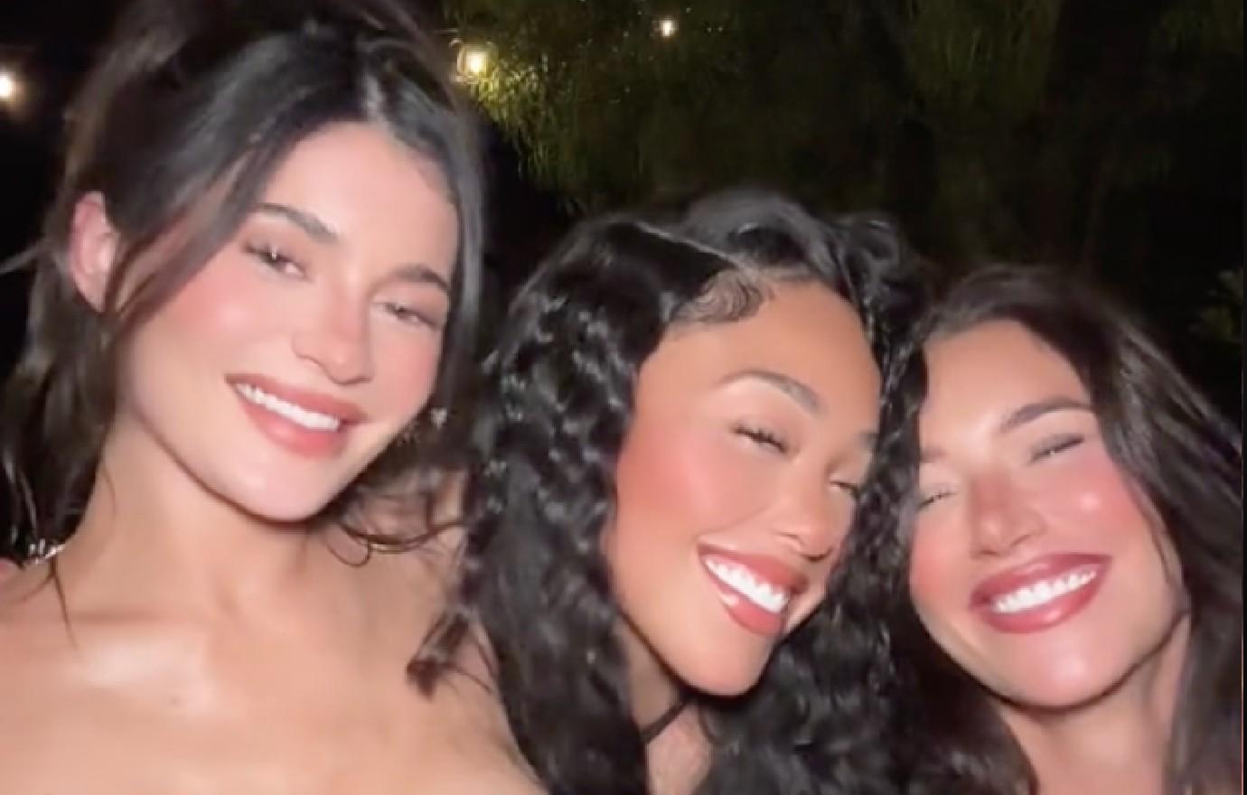 kylie jenner jordyn woods fans gush hanging out feud watch