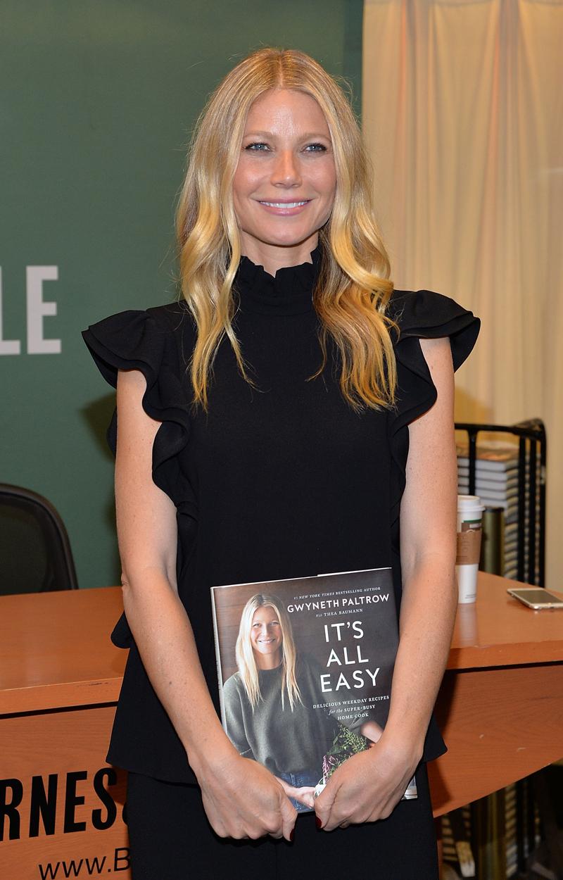 Gwyneth Paltrow Signs Copies Of Her New Book &#8220;It&#8217;s All Easy&#8221;