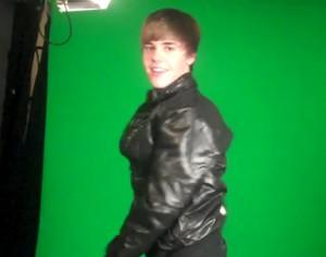 2010__12__Justin_Bieber_Dec2newsnea 300×236.jpg