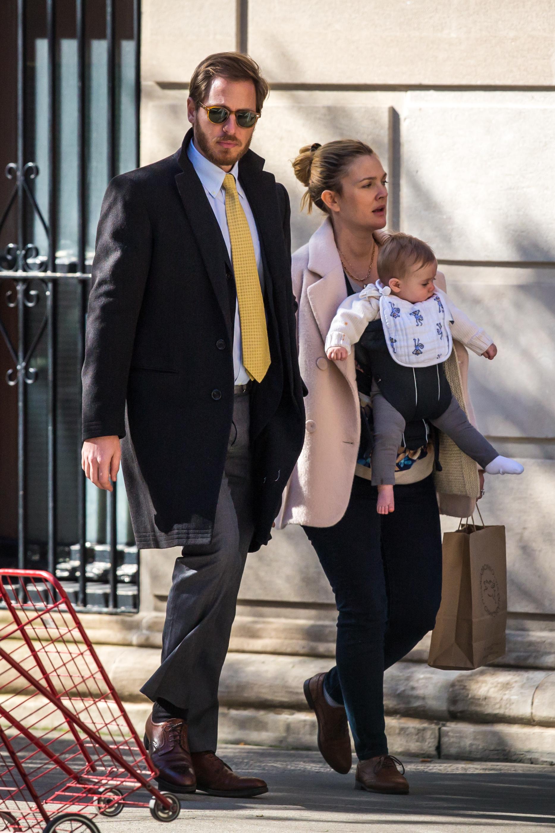 EXCLUSIVE: Drew Barrymore on a stroll