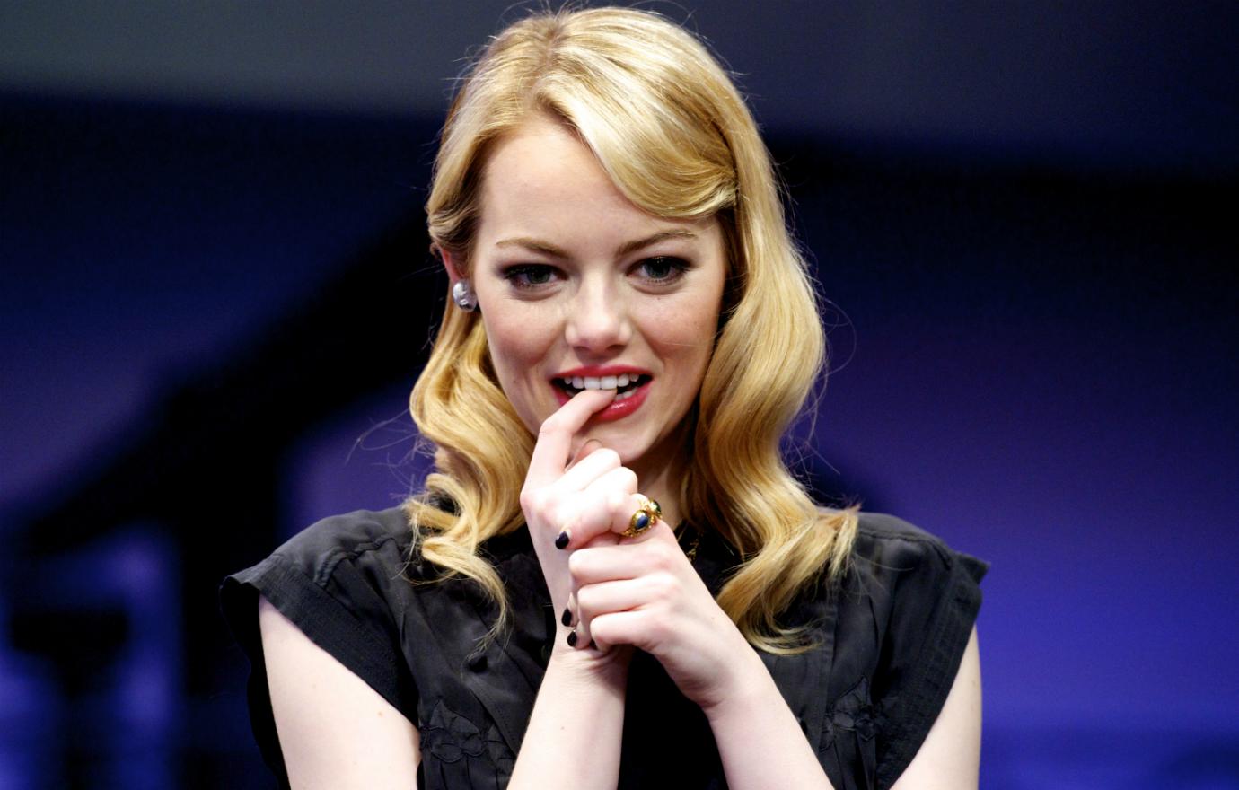 Emma Stone Relationship Singe