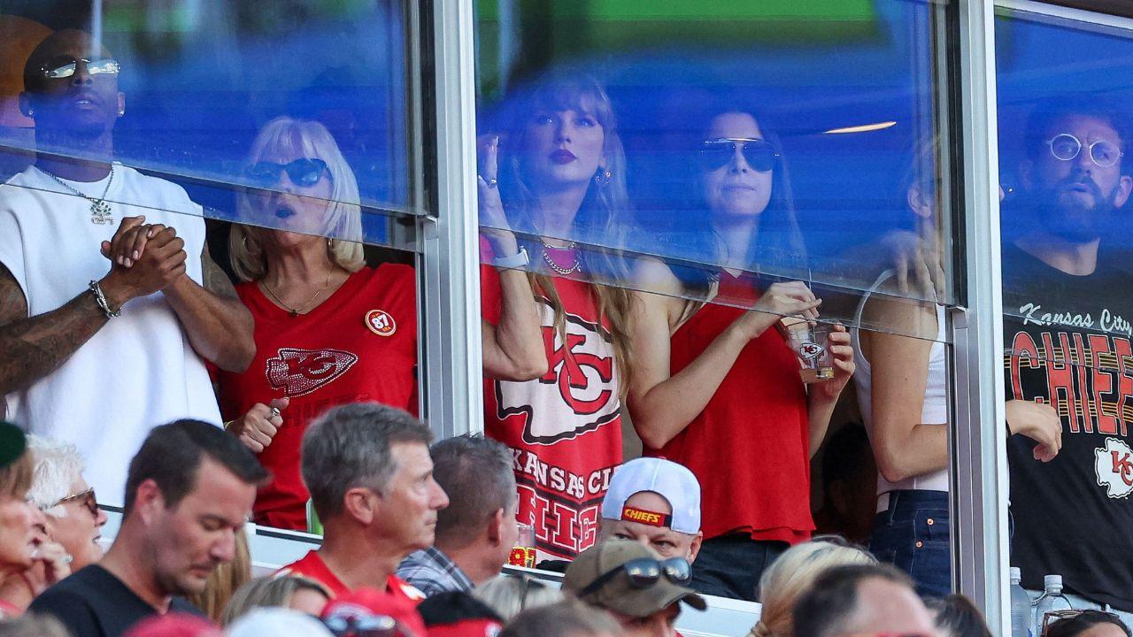 image of Taylor Swift sparked fan debate after cameras caught her reacting during a Chiefs game.