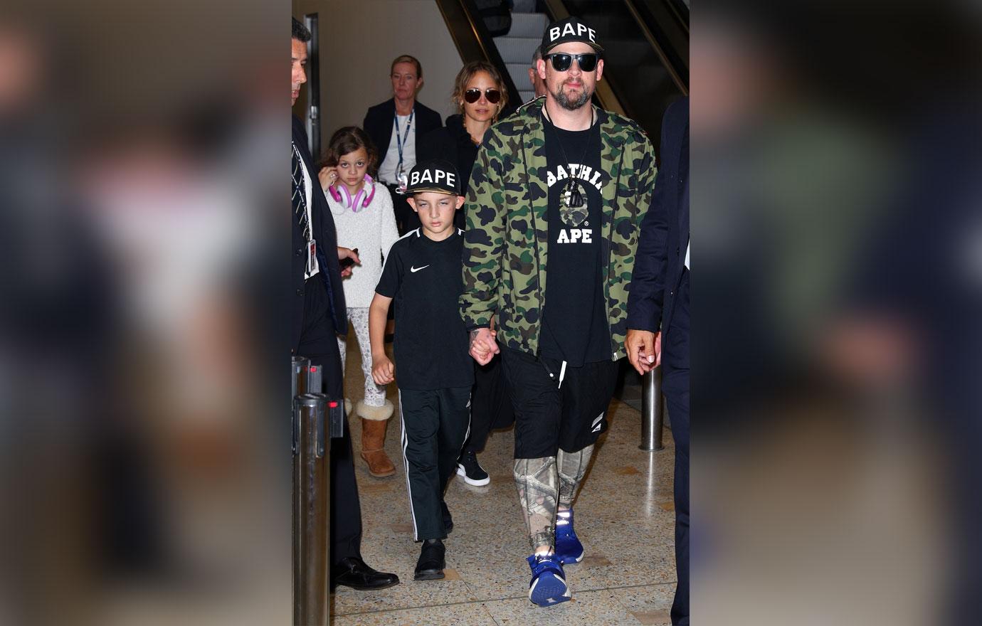 Nicole richie joel madden jetlagged sydney 5