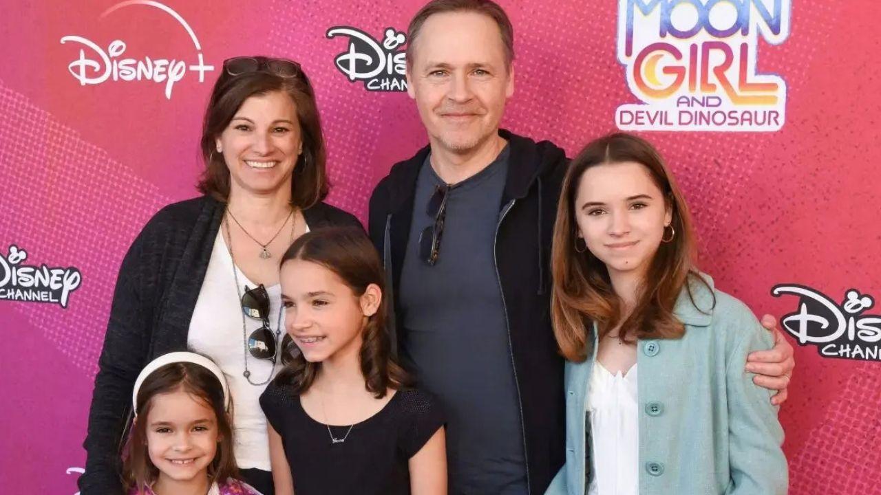 image of chad Lowe family