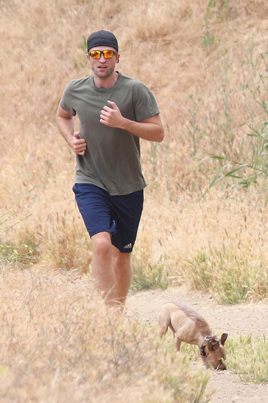 *EXCLUSIVE* Robert Pattinson and FKA Twigs work up a sweat in Malibu