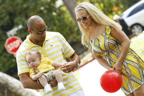 kendra wilkinson and hank baskett