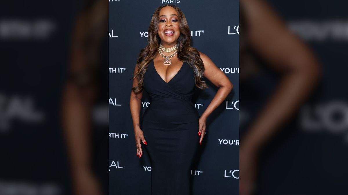 Photo of Niecy Nash returned to the states nearly three days after violence ignited in Mexico. 