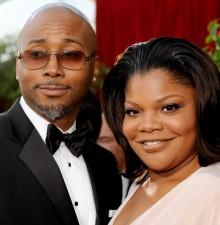 2010__03__okmagazine_monique 220×225.jpg