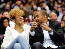 2010__02__rihanna_matt_kemp_feb19newsne 225×170.jpg