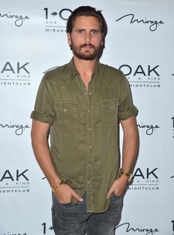 Scott disick begging stay kuwtk