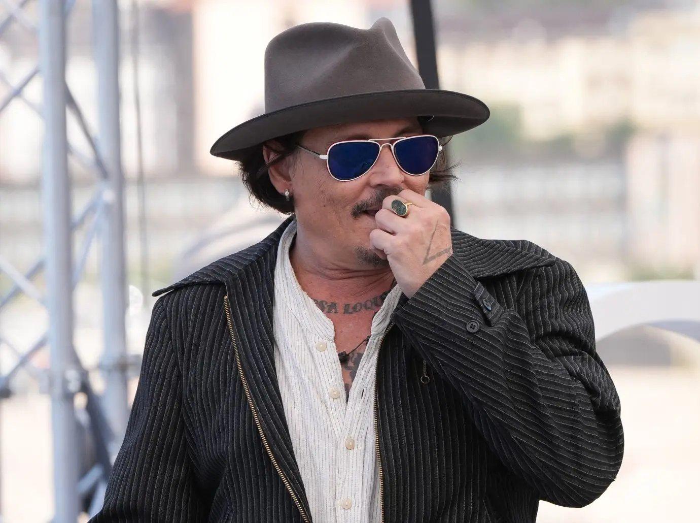 johnny depp no choice new teeth risk health problems