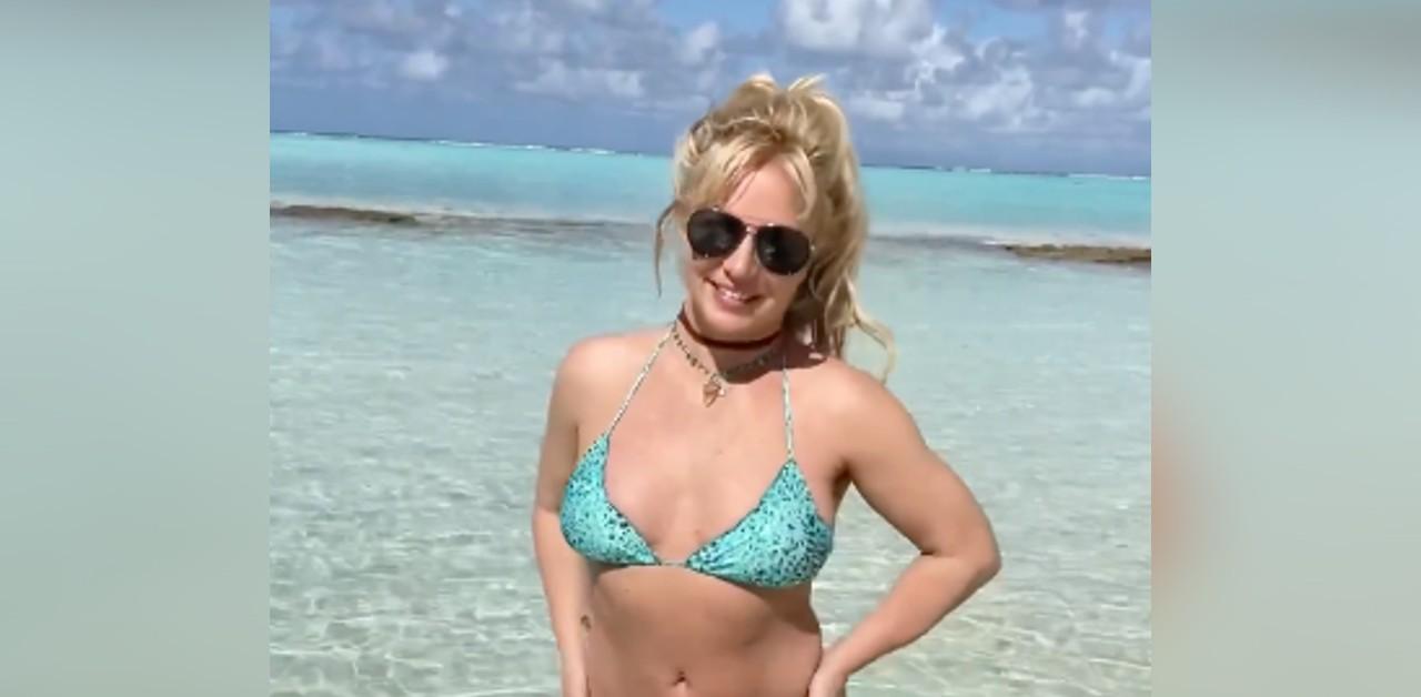 Britney Spears Goes Topless In Honeymoon Video pic