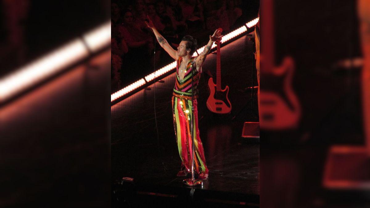 Image of Shania Twain said Harry Styles would have to schedule with her in advance if he wants her to attend his wedding.