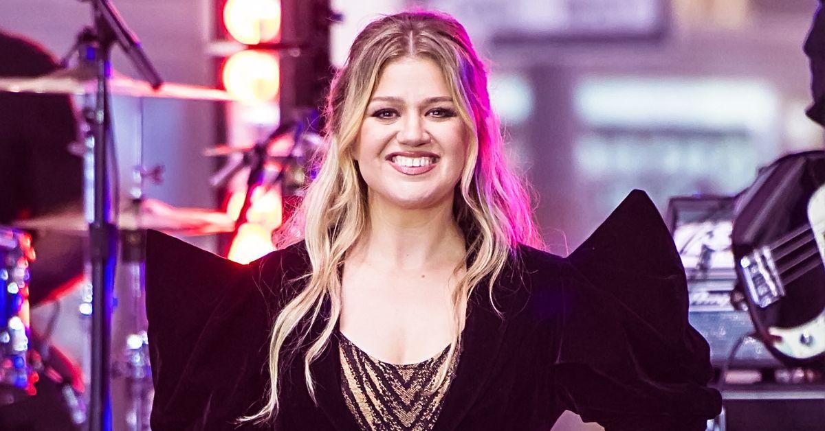 Photo of Kelly Clarkson