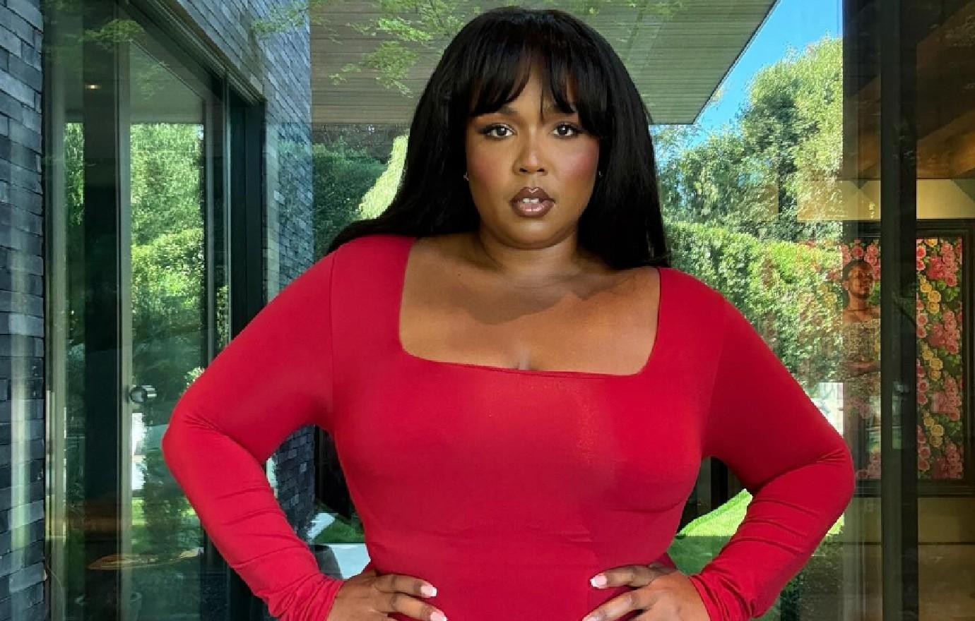 lizzo praised total transformation shows slim figure bodysuit photos