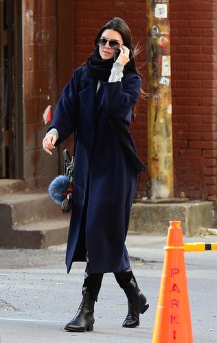 Model Moment! Kendall Jenner Strolls Through NYC with Hailey Baldwin