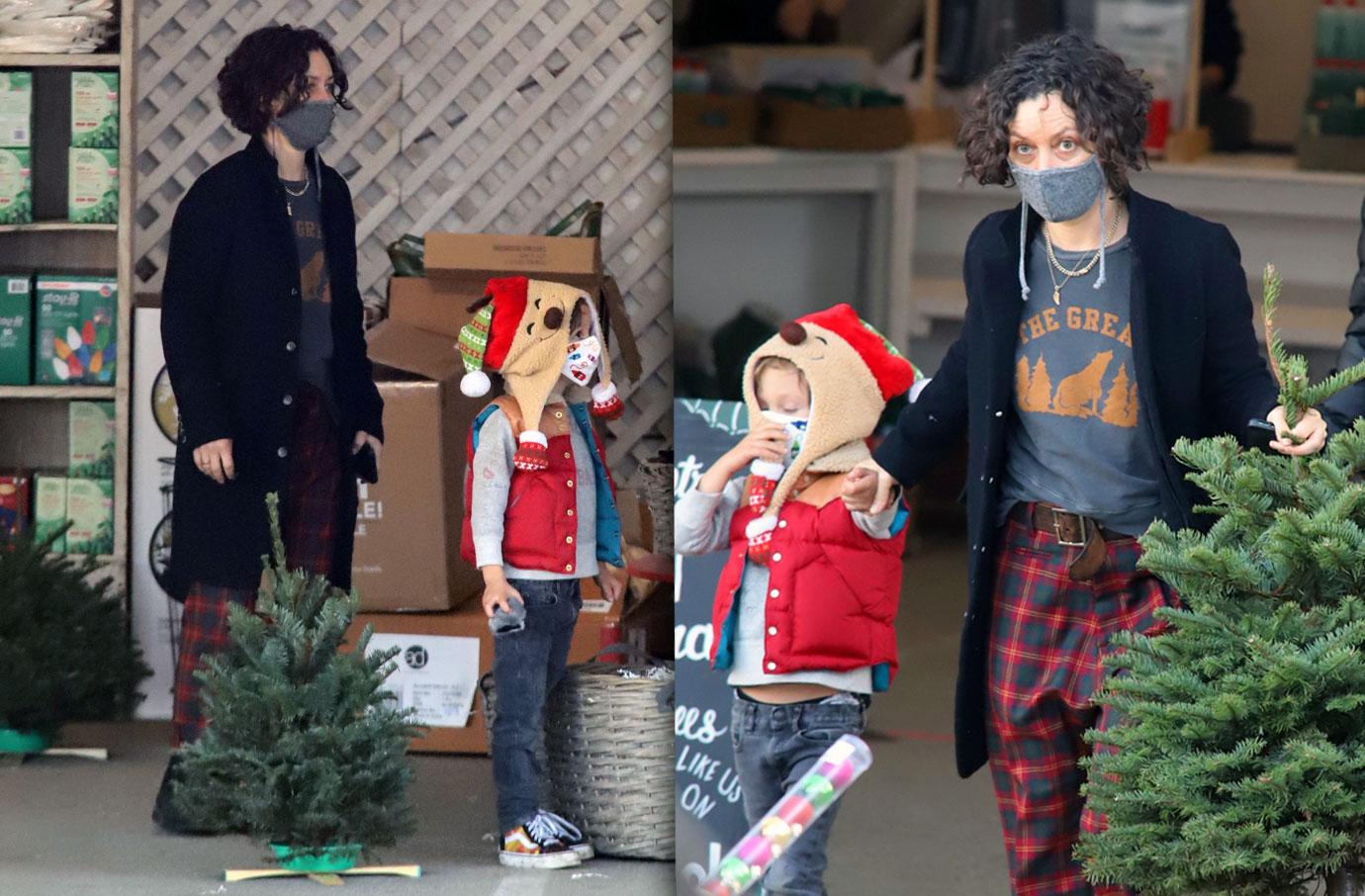 Sara Gilbert takes her kids to get a Christmas tree