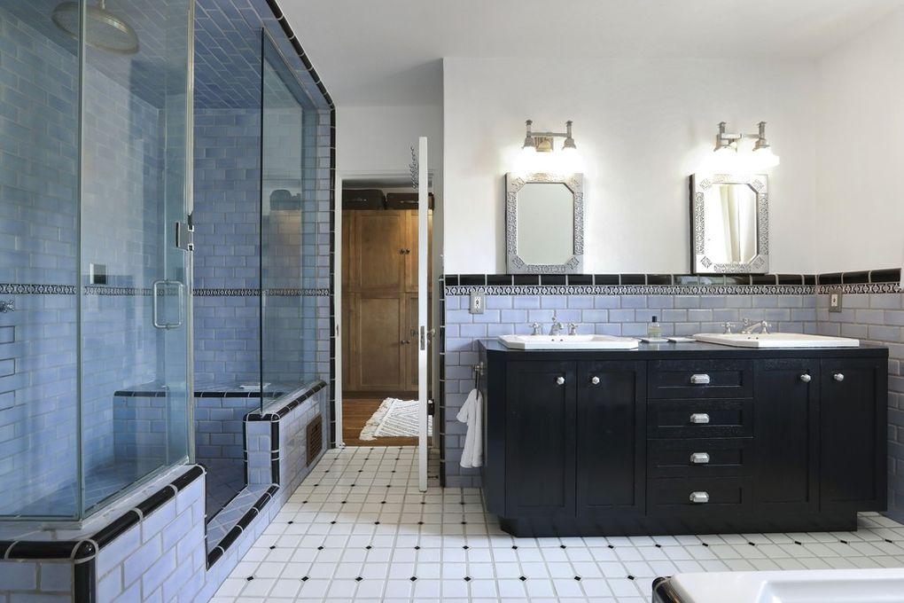 kristen stewart house bathroom