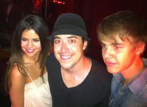 2011__06__Justin_Bieber_Ernie_Halter_June3newsnea 300×219.jpg