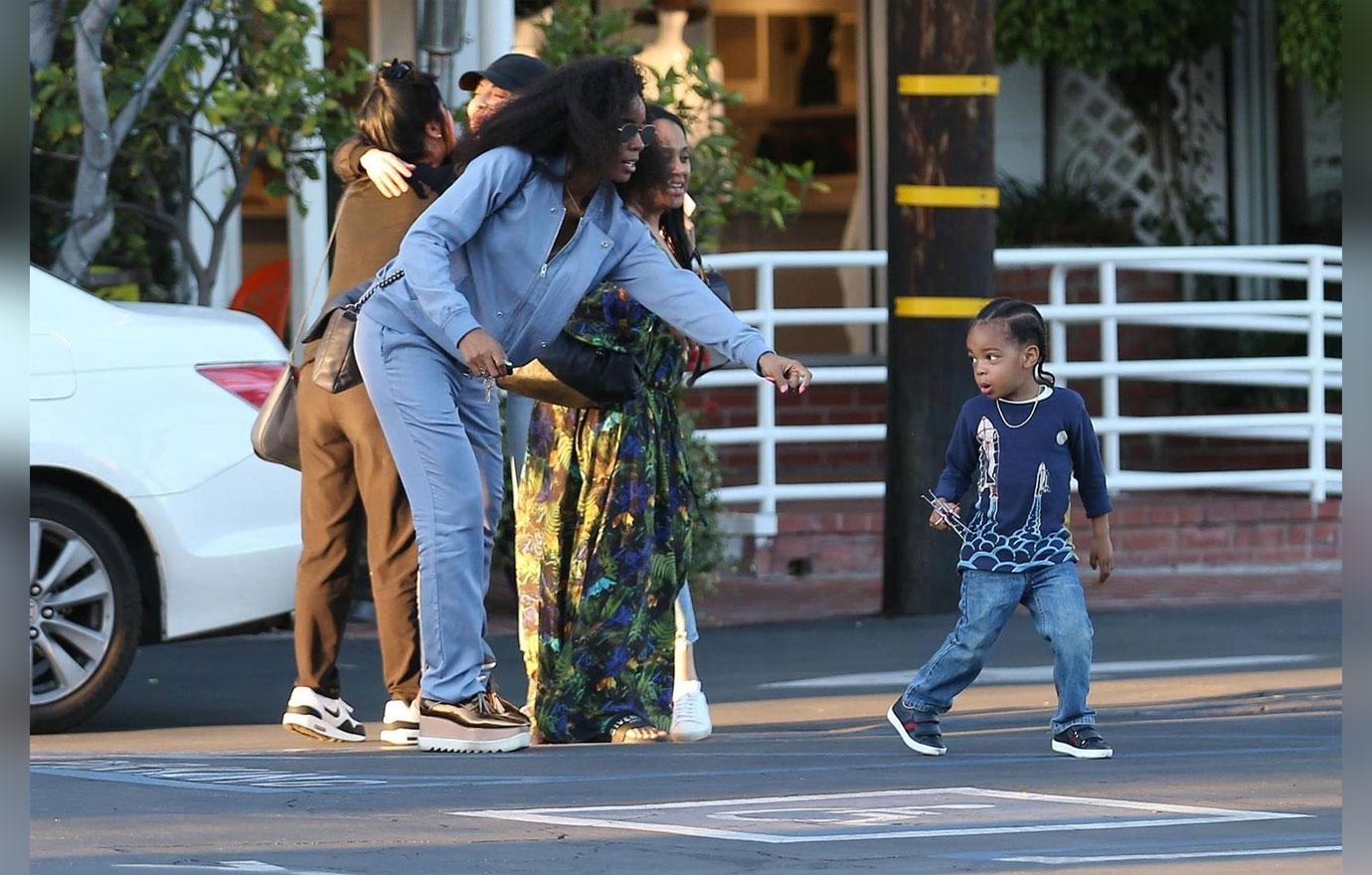 Kelly rowland teaches son cross street 1