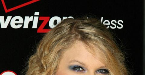 Taylor Swift Blue Eye Makeup