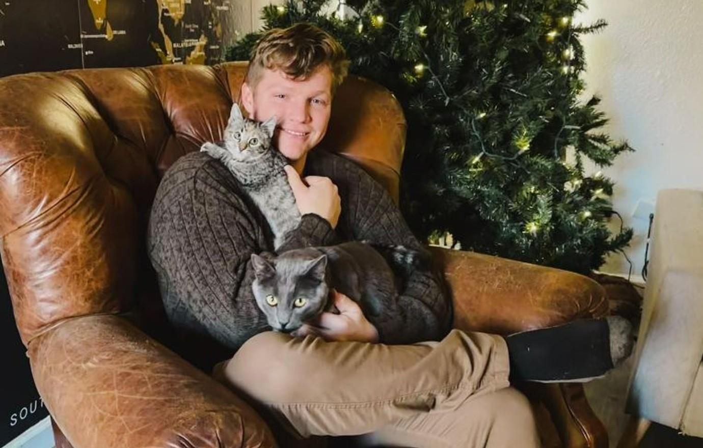 sister wives janelle brown son garrison saved elderly cat before death