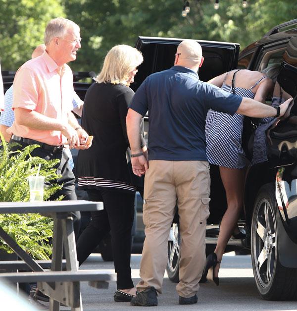 FFN_MIAMIPIX_AKMGSI_Swift_Taylor_062316_52102844