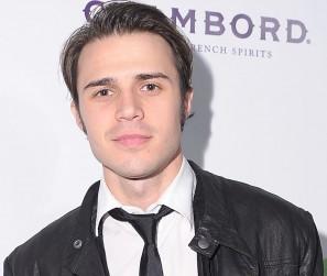 2011__05__kris_allen_crop 297×300.jpg