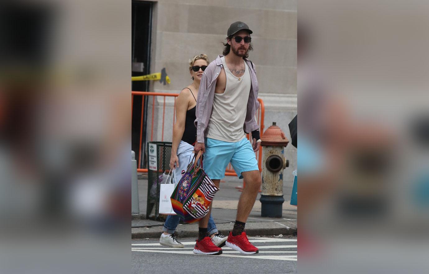 Kate hudson boyfriend danny fujikawa faux baby bump 6