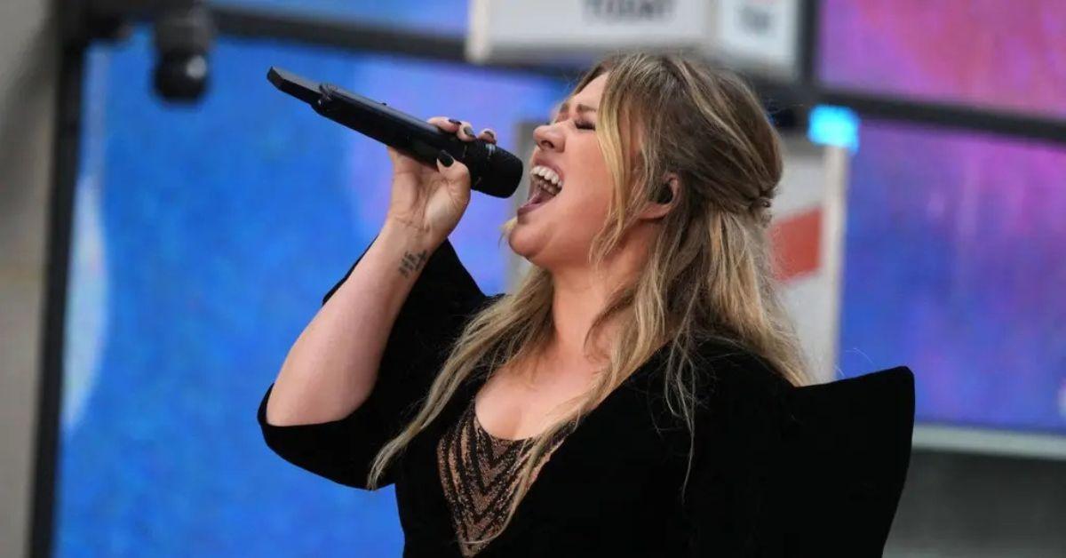kelly clarkson exit rumors singer leaving her own talk show