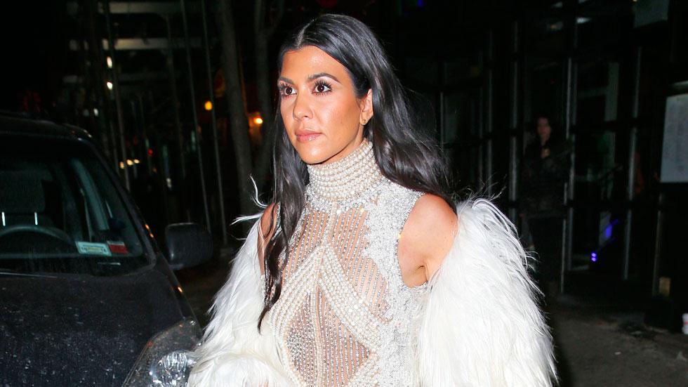 Kourtney kardashian yeezy fashion show outfit