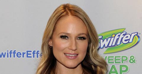 Jewel Celebrates Launch of the Swiffer Sweep and Trap with the P