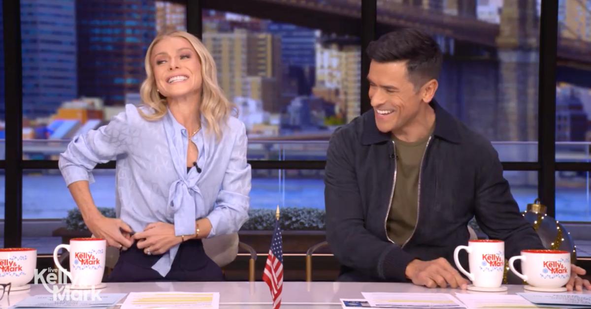 Photo of Kelly Ripa and Mark Consuelos