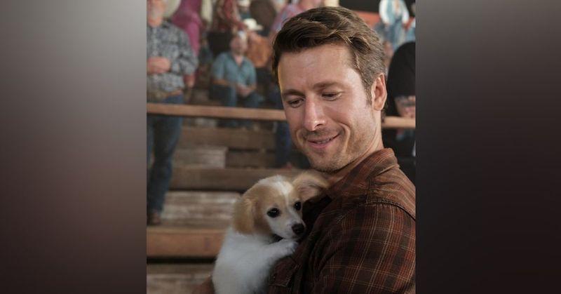 glen powell thirst trap dog selfie