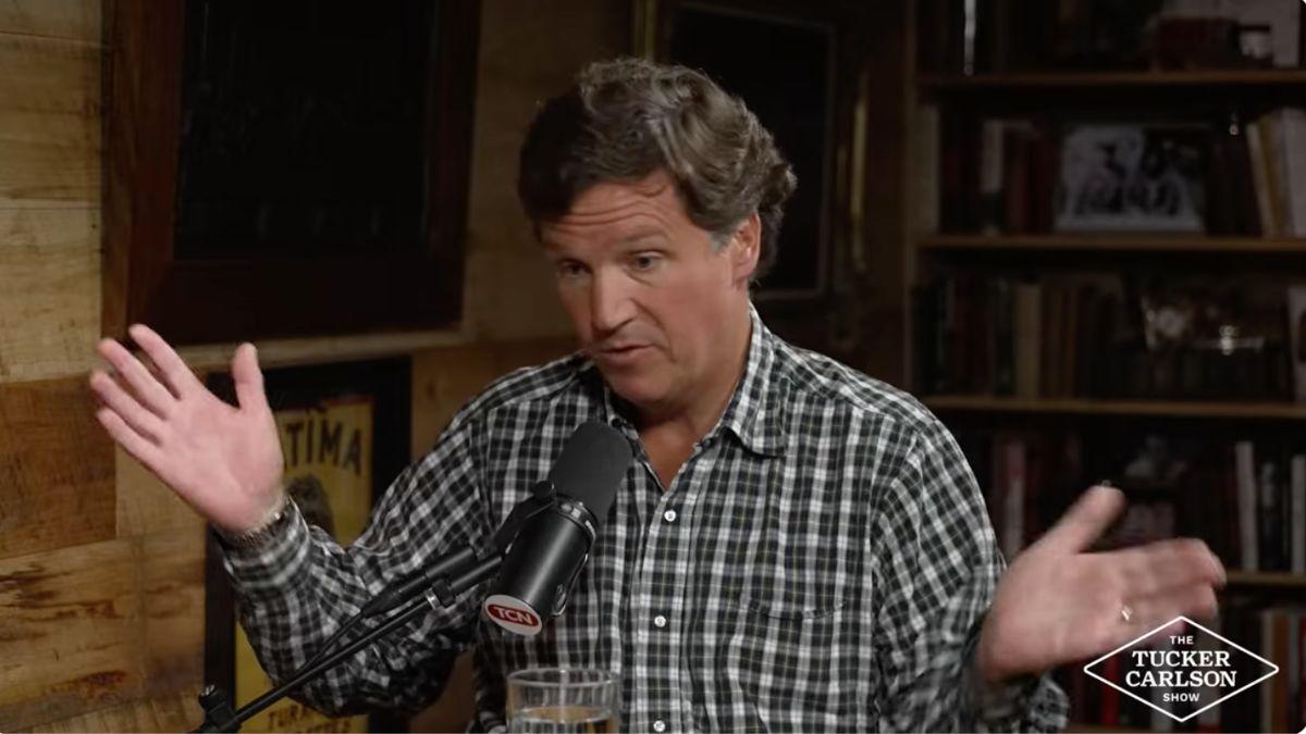 Photo of The body language expert believes there may be more apologies from Tucker Carlson in the future.