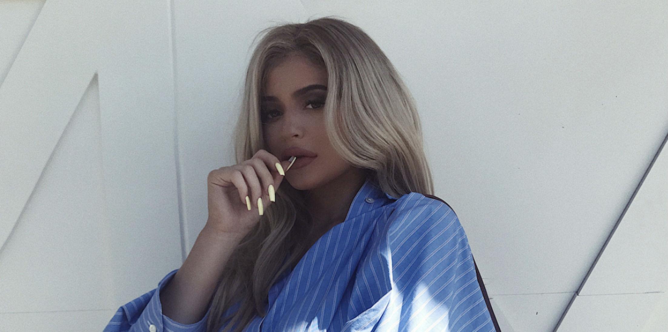 Kylie Jenner Reveals Gender Baby Pictures Snapchat hero