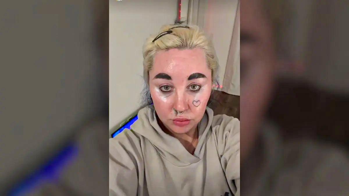 Image of Amanda Bynes shared that she is happy with her progress. 