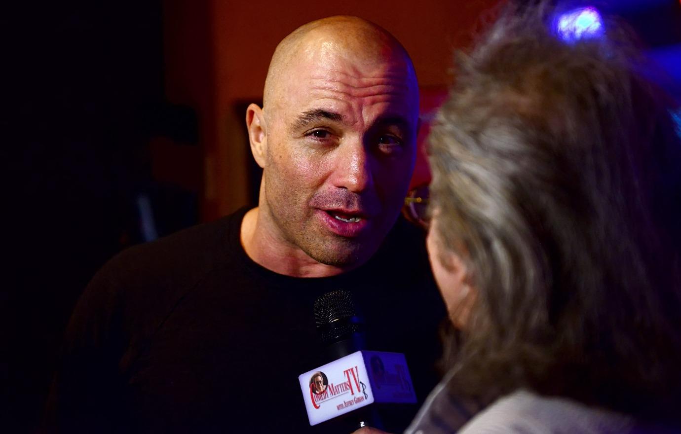 joe rogan apologizes racial slurs viral podcast clips