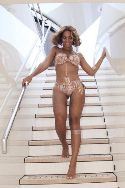 425_beyonce_newest_thigh_gap