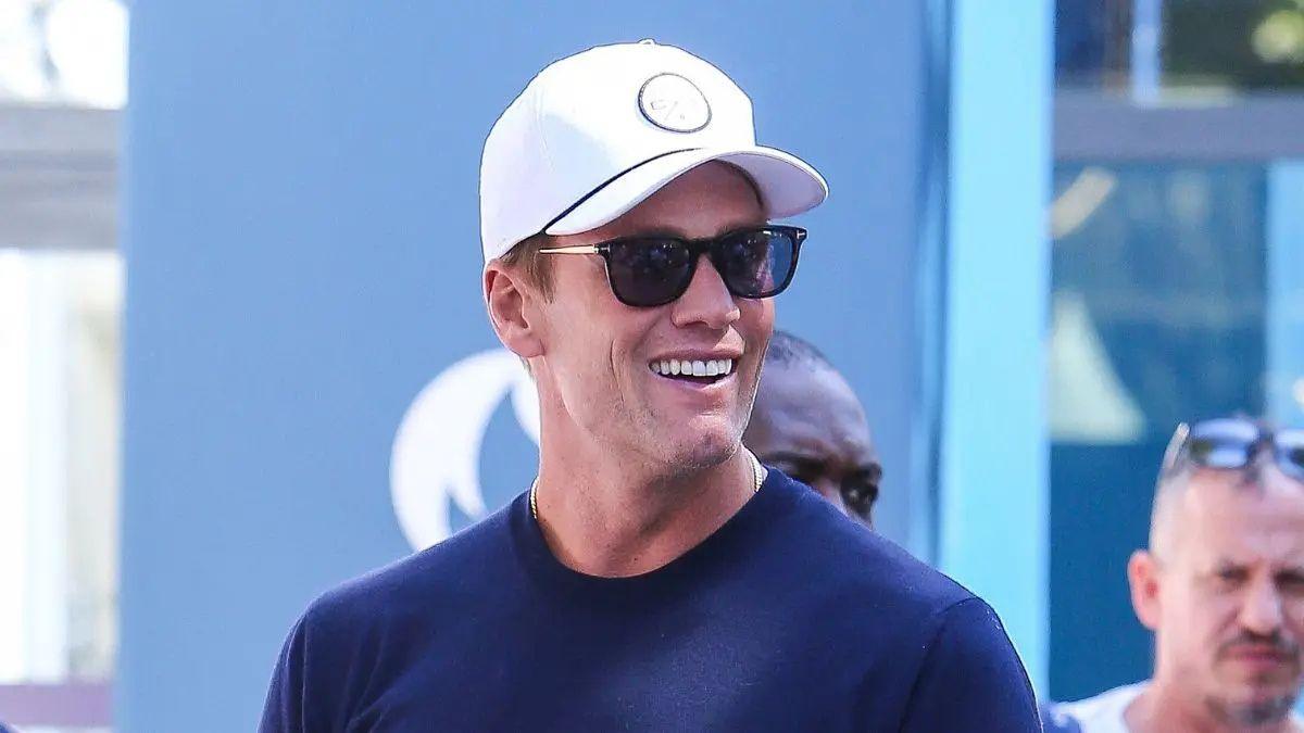 Photo of The two's flirty dynamic isn't a 'PR stunt,' the body language expert insisted.