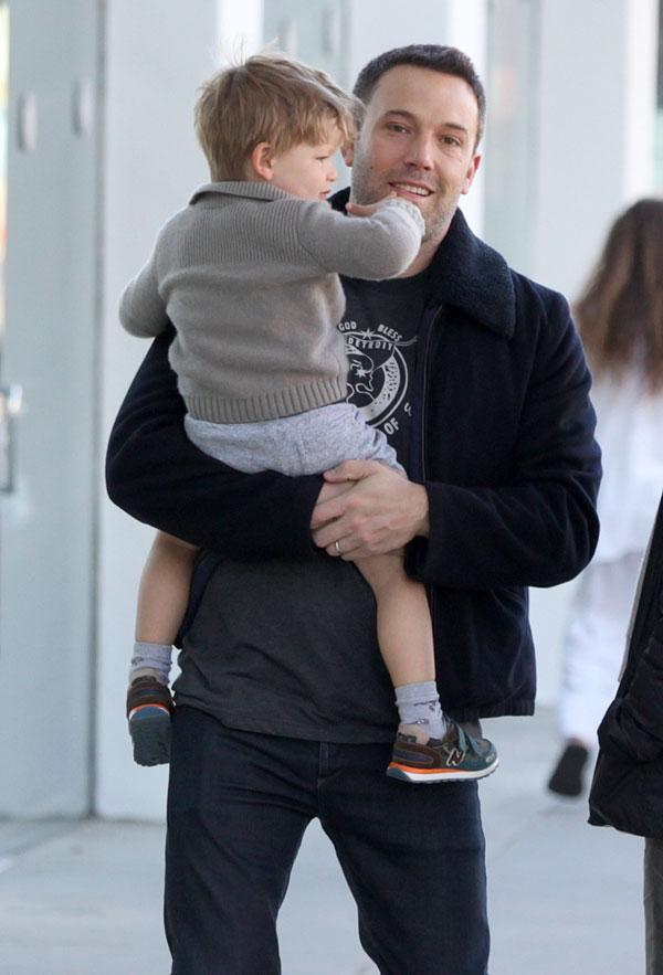 Ben Affleck And Jennifer Garner Have Family Day Out With Three-Year-Old ...
