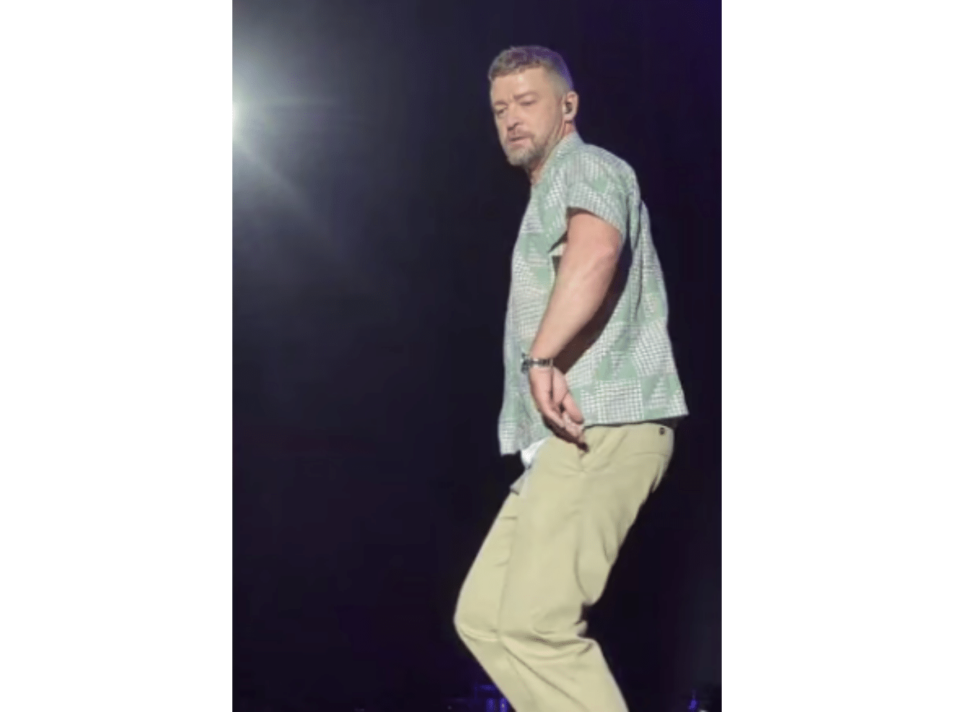 Justin Timberlake apologizes to fans after awkward dance video