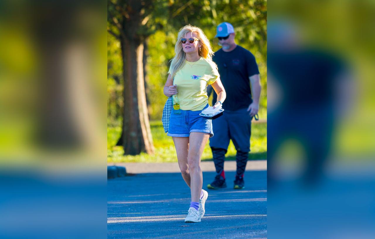 PICS Kirsten Dunst Goes Back To Work 6 Months After Giving Birth