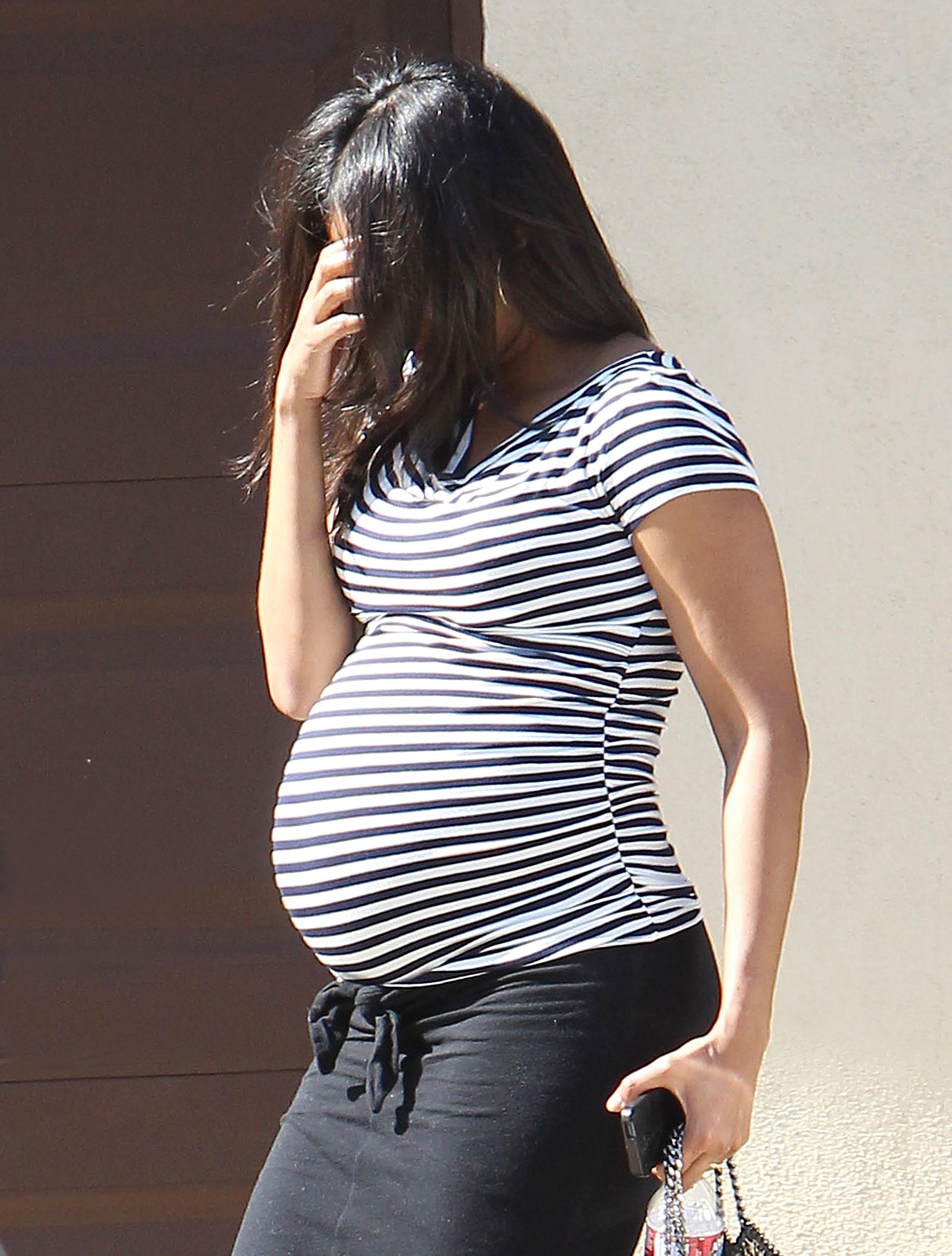 Zoe Saldana Is Very, Very Pregnant! Actress Shows Off Baby Bump While