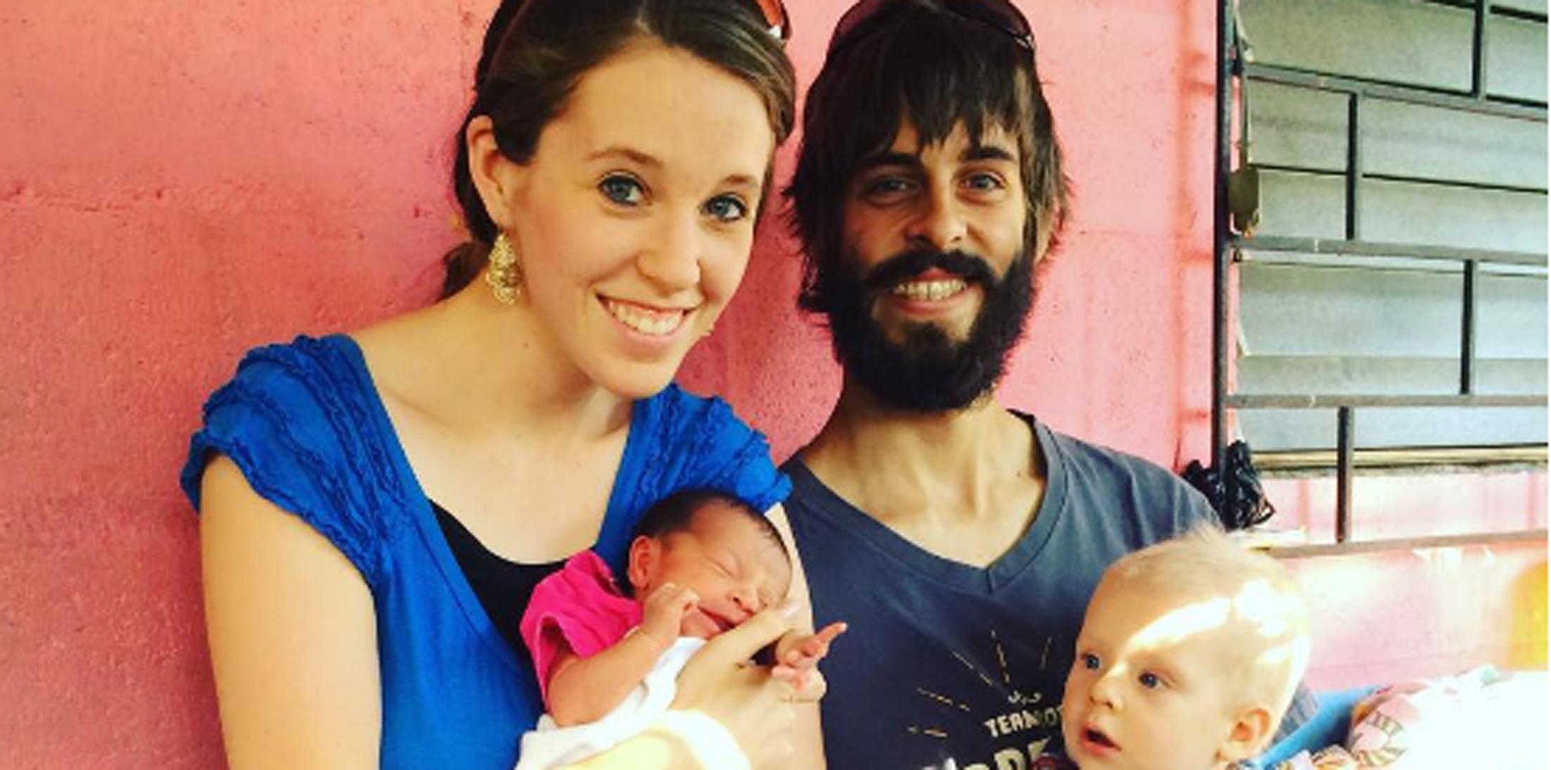 Jill duggar family flee el salvador after friend murder hero