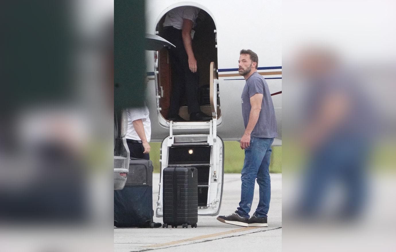 ben affleck children seen leaving georgia airport on private jet after lavish wedding